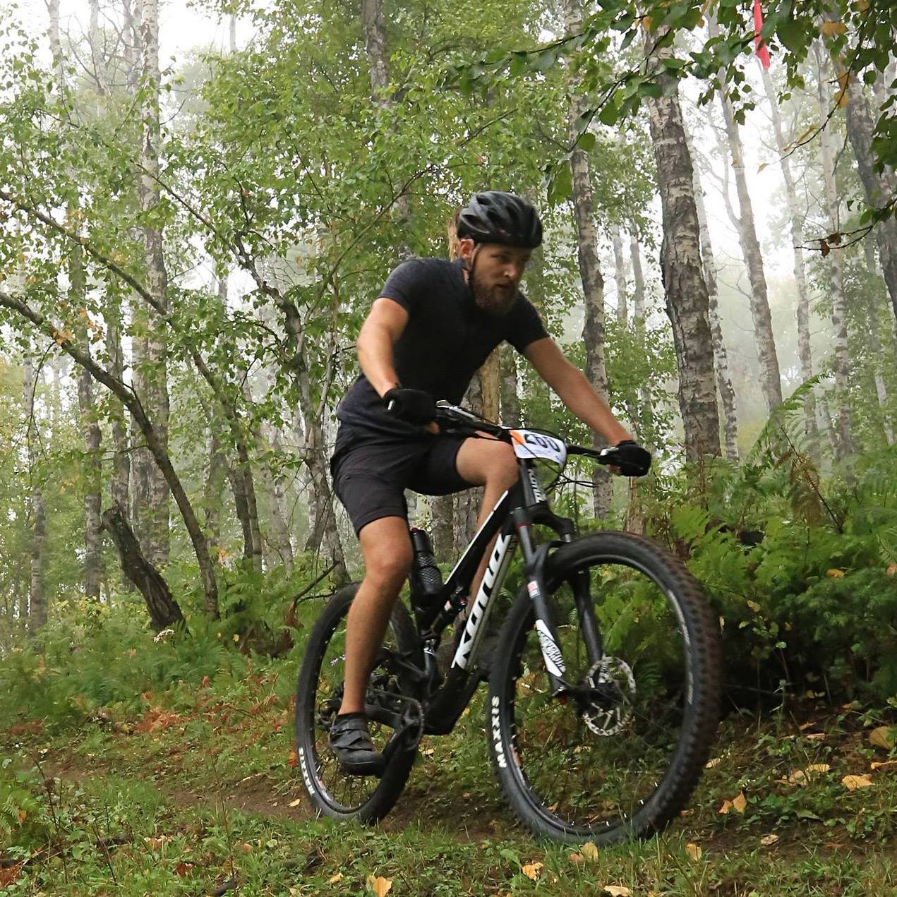Trevor Hartman at the Dakota 5-0 mountain bike race